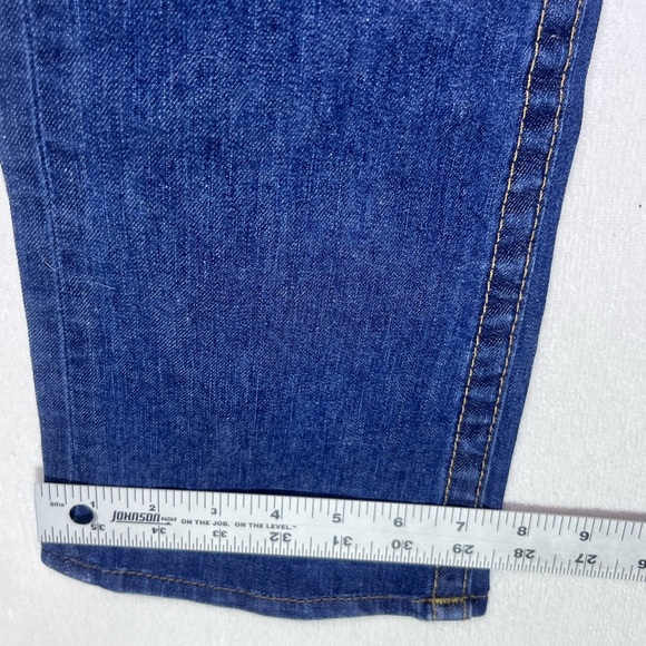 True Religion Straight Leg Flap Pocket Jeans Womens 27 waist Medium wash 1822 - Picture 10 of 13